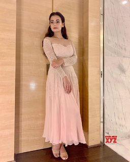 Dia Mirza feet photo thumbnail