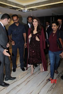 Madhuri Dixit feet photo thumbnail