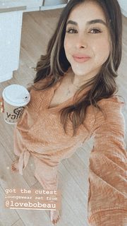 Daniella Monet feet photo thumbnail