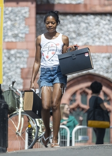 Naomie Harris feet photo thumbnail