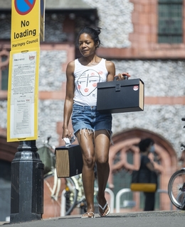 Naomie Harris feet photo thumbnail
