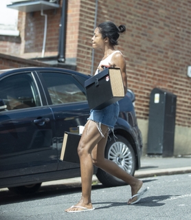 Naomie Harris feet photo thumbnail
