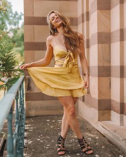 Lola Weippert feet photo thumbnail