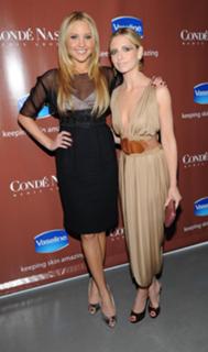 Amanda Bynes feet photo thumbnail