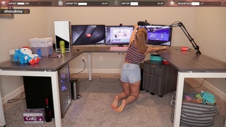 Natalia Mogollon feet photo thumbnail