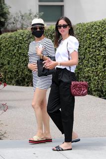 Ana de Armas feet photo thumbnail
