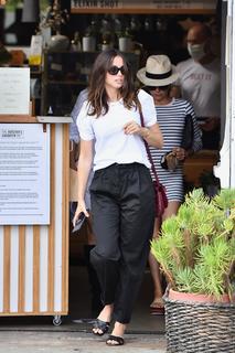 Ana de Armas feet photo thumbnail