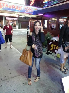 Maite Perroni feet photo thumbnail
