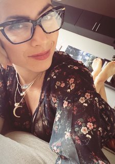 Claudia Lizaldi feet photo thumbnail