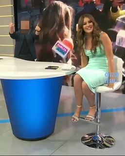 Vanessa Claudio feet photo thumbnail