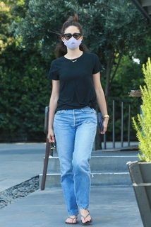 Emmy Rossum feet photo thumbnail