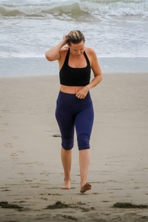 Kate Hudson feet photo thumbnail