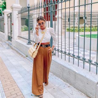 Athina Oikonomakou feet photo thumbnail