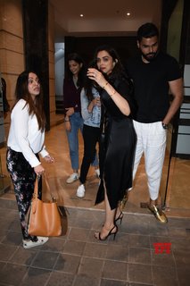 Deepika Padukone feet photo thumbnail