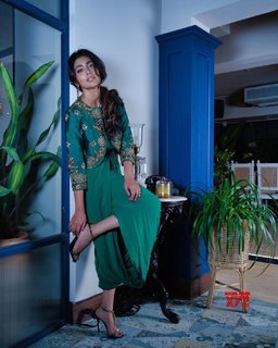 Shriya Saran feet photo thumbnail