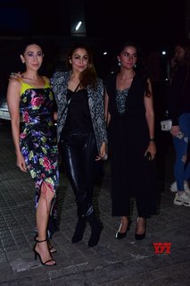Karisma Kapoor feet photo thumbnail