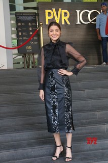 Anushka Sharma feet photo thumbnail