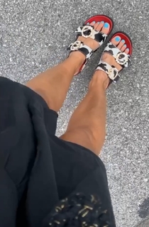 Paulina Sykut feet photo thumbnail