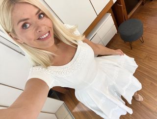Holly Willoughby feet photo thumbnail