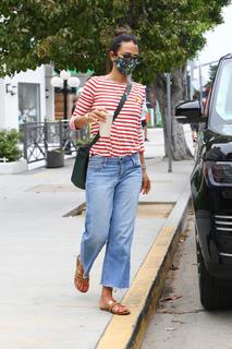 Jordana Brewster feet photo thumbnail