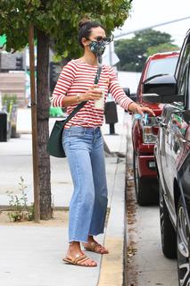 Jordana Brewster feet photo thumbnail