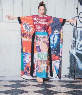 Mariana Ximenes feet photo thumbnail