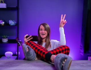 Jenna Ezarik feet photo thumbnail