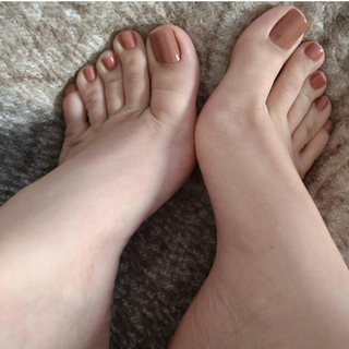 Isa Pes feet photo thumbnail