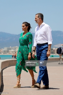 Queen Letizia of Spain feet photo thumbnail