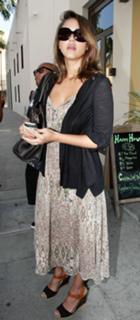 Jessica Alba feet photo thumbnail