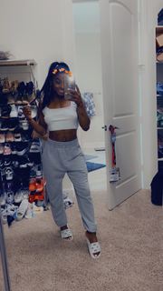 Simone Biles feet photo thumbnail