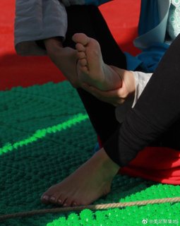 Angelababy feet photo thumbnail