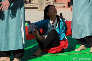 Angelababy feet photo thumbnail