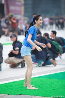 Angelababy feet photo thumbnail