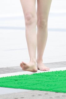 Angelababy feet photo thumbnail