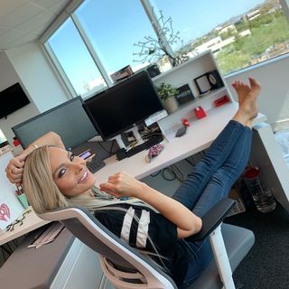 Kyle Unfug feet photo thumbnail