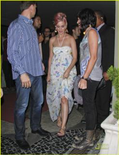 Katy Perry feet photo thumbnail