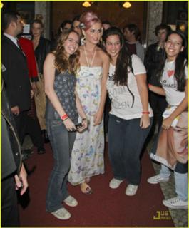 Katy Perry feet photo thumbnail