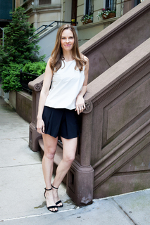 Hilary Swank feet photo thumbnail