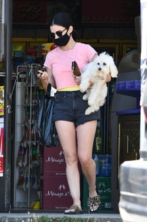 Lucy Hale feet photo thumbnail