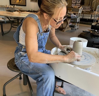 Maria Bello feet photo thumbnail