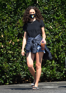 Emmy Rossum feet photo thumbnail