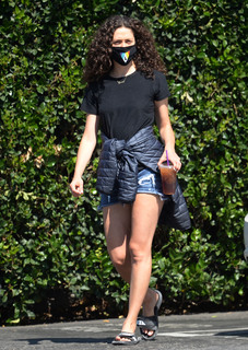 Emmy Rossum feet photo thumbnail