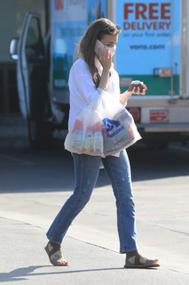 Lily Collins feet photo thumbnail