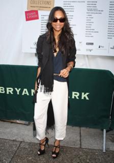 Zoe Saldana feet photo thumbnail