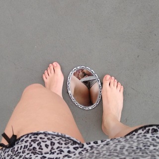 Isa Pes feet photo thumbnail