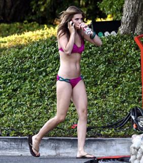 AnnaLynne McCord feet photo thumbnail