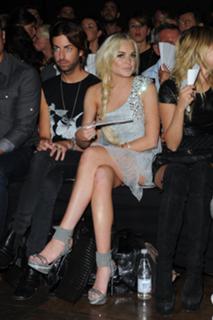Lindsay Lohan feet photo thumbnail