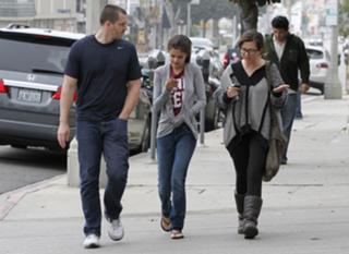 Selena Gomez feet photo thumbnail