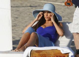 Sofía Vergara feet photo thumbnail